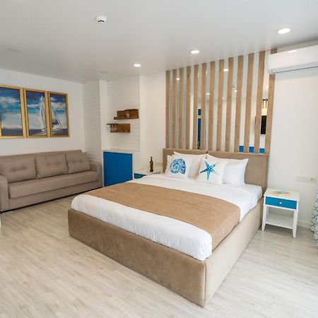 באטומי Seagull Beachfront Boutique Hotel מראה חיצוני תמונה